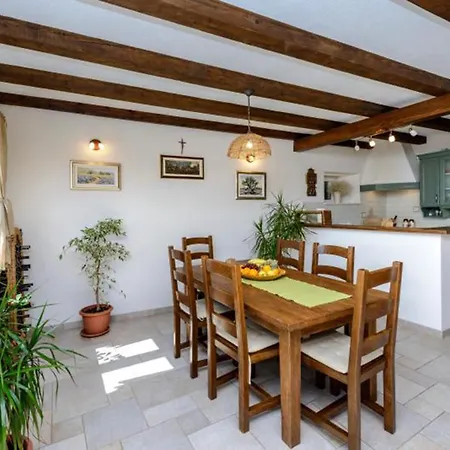 펜션 Traditional Croatian House Dolina, Orasac