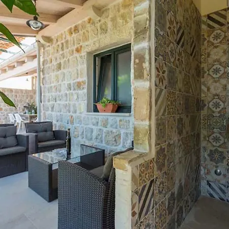 Traditional Croatian House Dolina, Orasac بيت للعطل